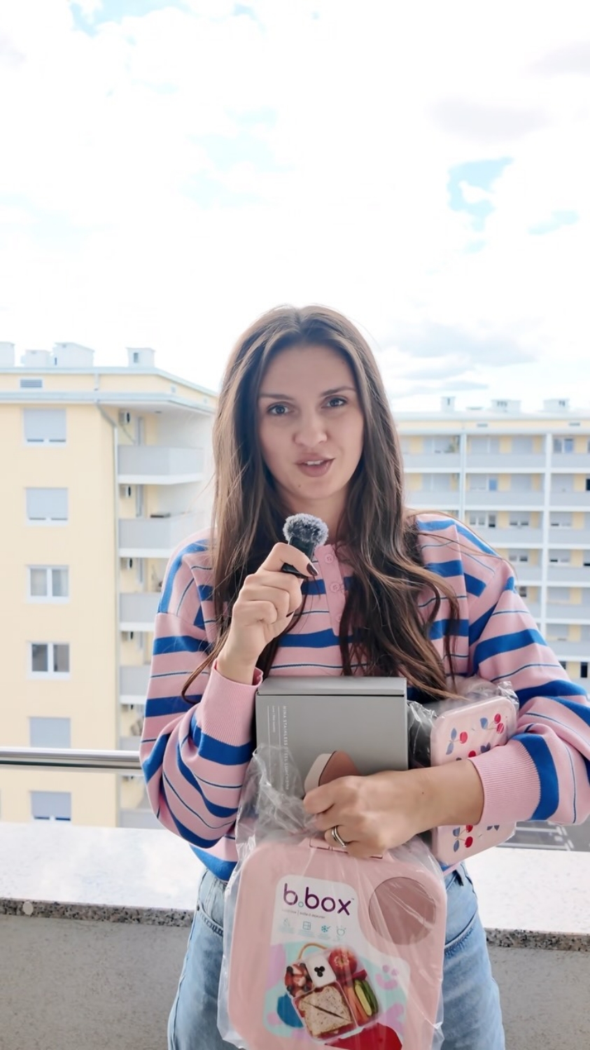 Baš u vrijeme ručka donosimo vam kratki pregled naših najprodavanijih lunch boxova! Znamo da školarci obožavaju male, fine zalogaje tijekom školskog odmora. 🍎Pripremate li vi svojim školarcima užinu za školu? Što ih najviše razveseli kada otvore sv...